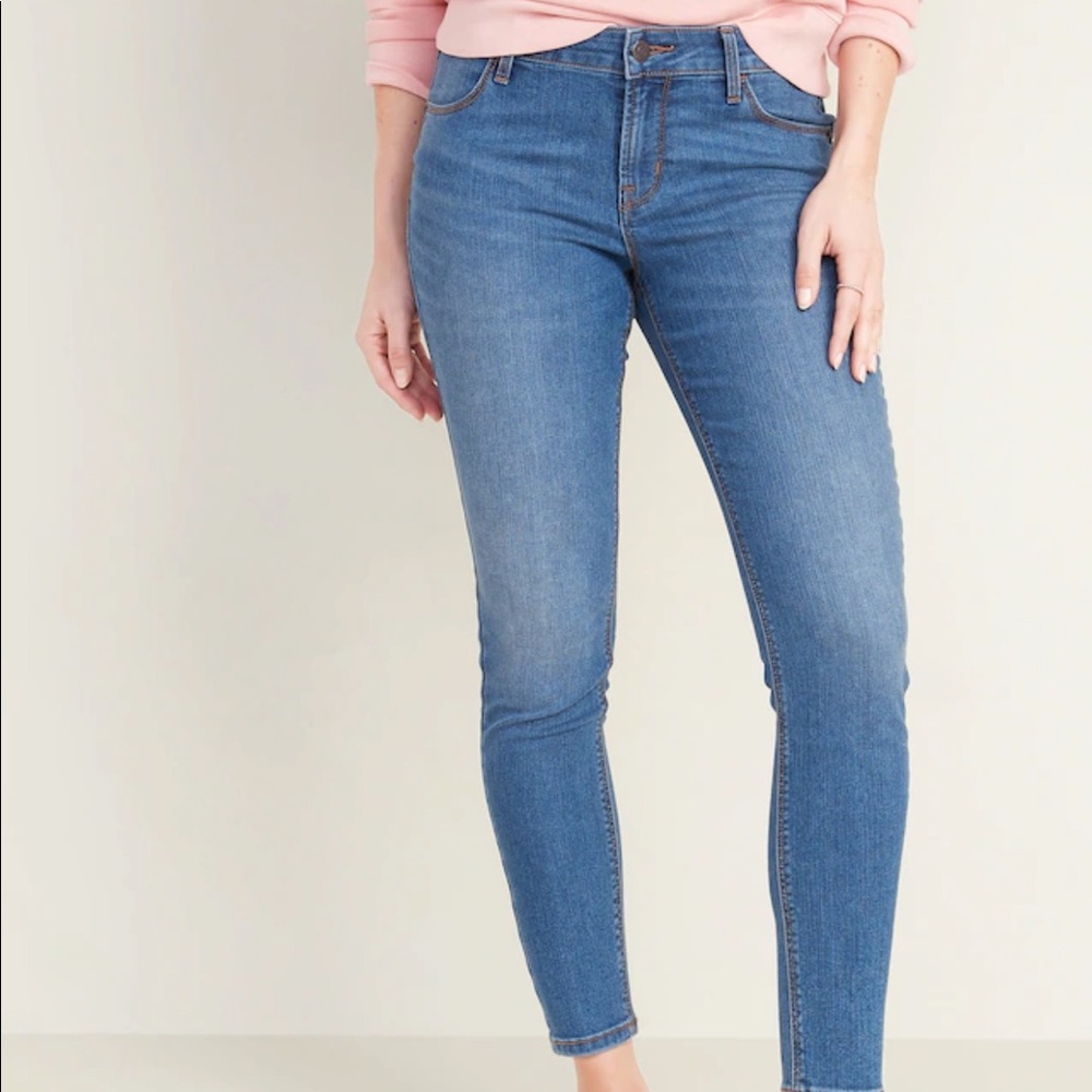 Mid-Rise Medium-Wash Super Skinny Ankle Jeans